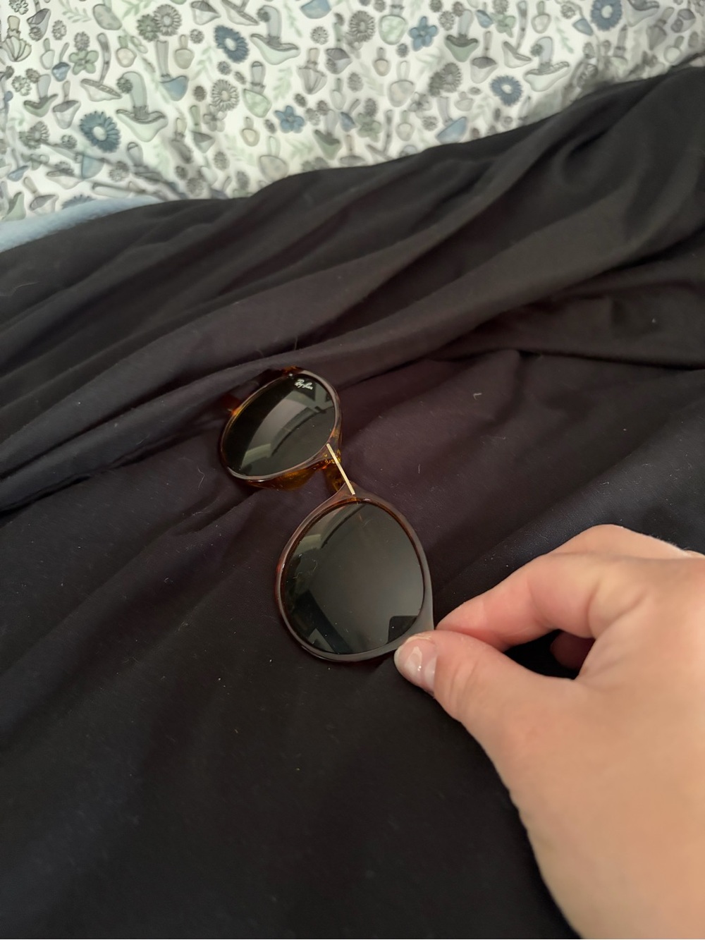Ray-Ban Round Tortoise Frame Sunglasses with Dark Lenses